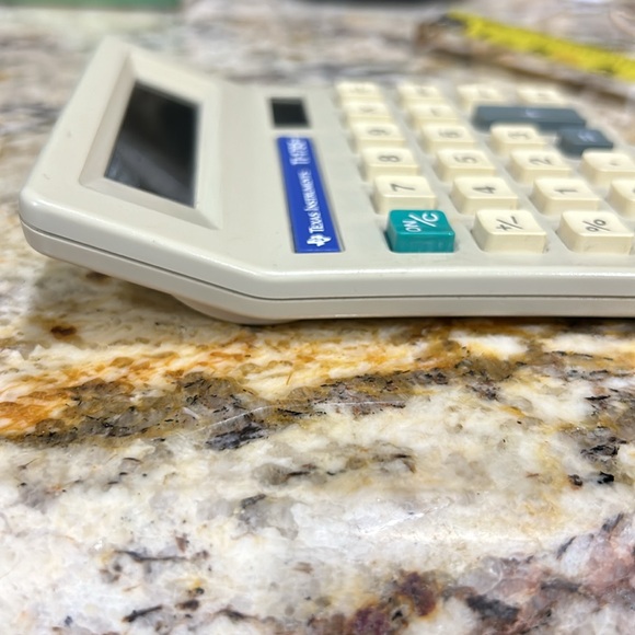VINTAGE AND RARE 💛Texas Instruments TI-1795+ Solar Mini Desktop Calculator - Picture 4 of 4